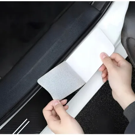 Naklejki Ochronne na Progi Volkswagen – Carbon Look z Logo VOLKSWAGEN - zestaw 4 sztuk